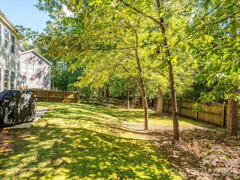 9833 Coatbridge Drive, Charlotte, NC 28269.  MLS# CAR4434113, YatesRealty ID 56325. 