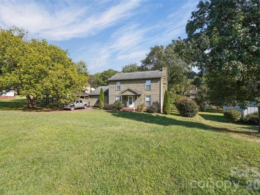 204 Hughey Drive, Gastonia, NC 28056.  MLS# CAR4431223, YatesRealty ID 56329. 