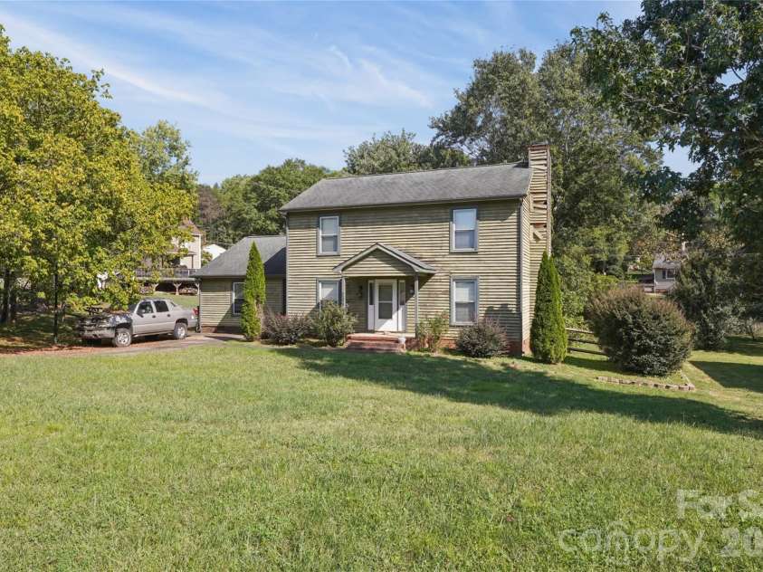 204 Hughey Drive, Gastonia, NC 28056.  MLS# CAR4431223, YatesRealty ID 56329. 