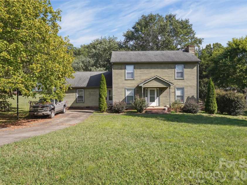 204 Hughey Drive, Gastonia, NC 28056.  MLS# CAR4431223, YatesRealty ID 56329. 