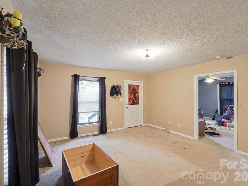 204 Hughey Drive, Gastonia, NC 28056.  MLS# CAR4431223, YatesRealty ID 56329. 