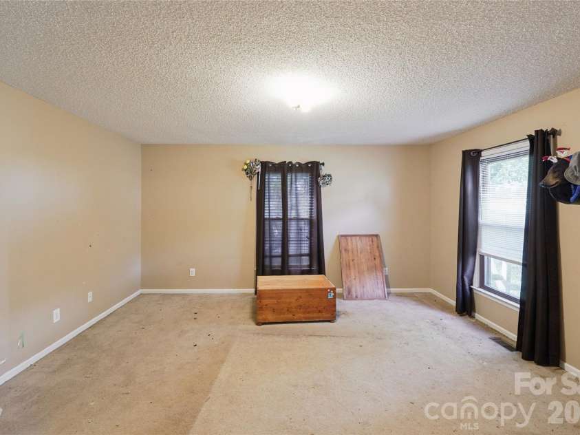 204 Hughey Drive, Gastonia, NC 28056.  MLS# CAR4431223, YatesRealty ID 56329. 
