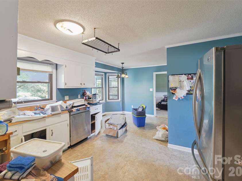 204 Hughey Drive, Gastonia, NC 28056.  MLS# CAR4431223, YatesRealty ID 56329. 