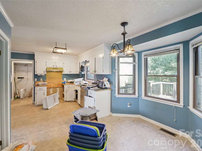 204 Hughey Drive, Gastonia, NC 28056.  MLS# CAR4431223, YatesRealty ID 56329. 