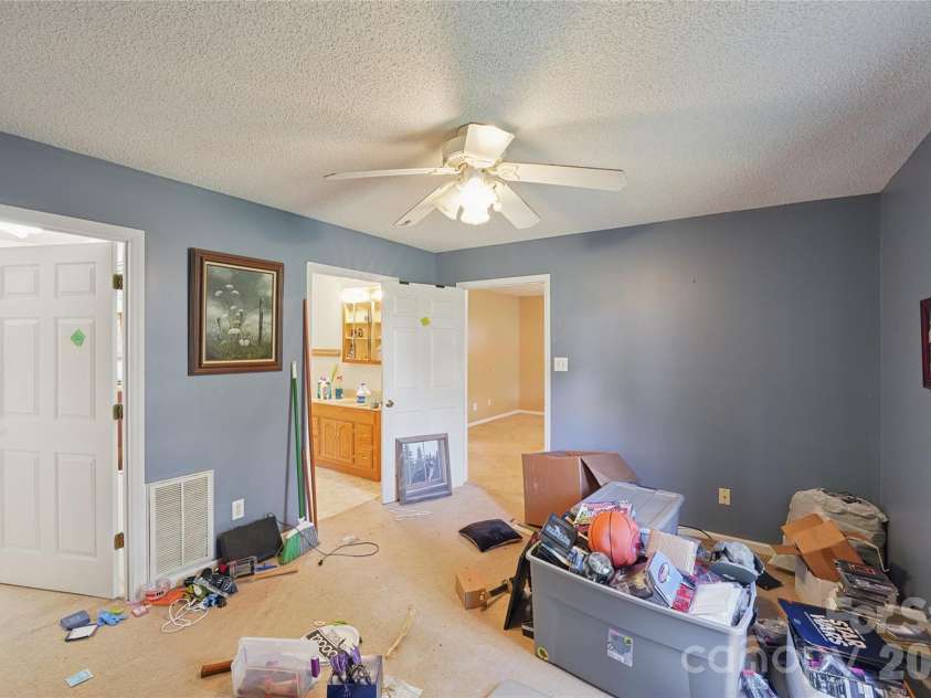204 Hughey Drive, Gastonia, NC 28056.  MLS# CAR4431223, YatesRealty ID 56329. 