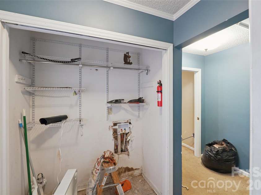 204 Hughey Drive, Gastonia, NC 28056.  MLS# CAR4431223, YatesRealty ID 56329. 