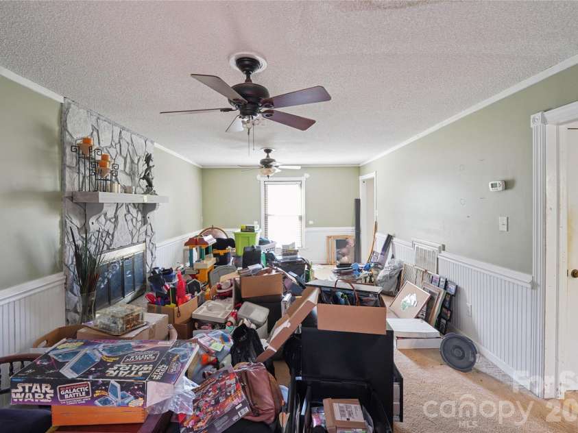 204 Hughey Drive, Gastonia, NC 28056.  MLS# CAR4431223, YatesRealty ID 56329. 