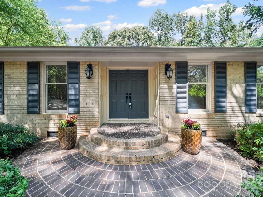 1676 Partridge Circle, Lancaster, SC 29720.  MLS# CAR4296383, YatesRealty ID 5633. Front entry