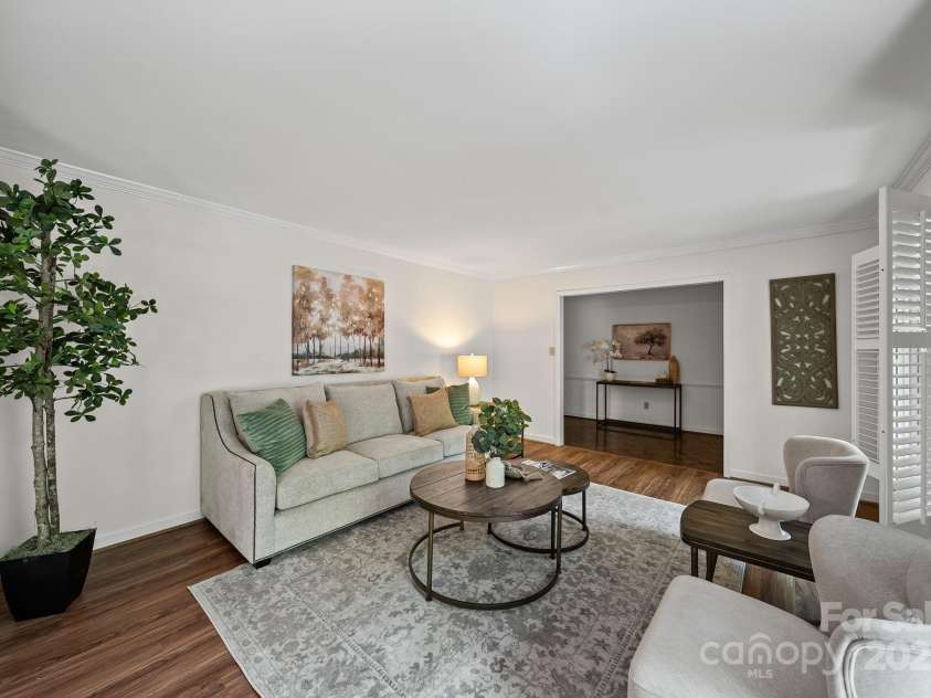 1676 Partridge Circle, Lancaster, SC 29720.  MLS# CAR4296383, YatesRealty ID 5633. Living Room