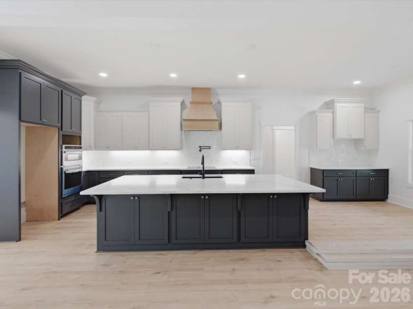 8018 Fairmont Drive, Waxhaw, NC 28173.  MLS# CAR4276331, YatesRealty ID 5633. 