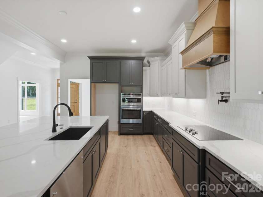 8018 Fairmont Drive, Waxhaw, NC 28173.  MLS# CAR4276331, YatesRealty ID 5633. 