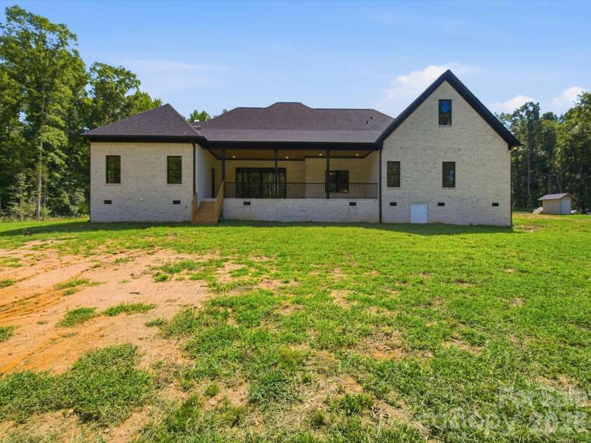 8018 Fairmont Drive, Waxhaw, NC 28173.  MLS# CAR4276331, YatesRealty ID 5633. 