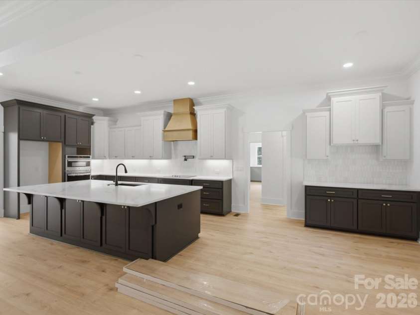 8018 Fairmont Drive, Waxhaw, NC 28173.  MLS# CAR4276331, YatesRealty ID 5633. Kitchen