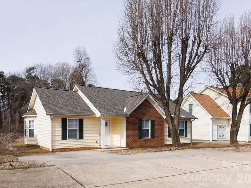 7111 RUMPLE Road, Charlotte, NC 28262.  MLS# CAR4342879, YatesRealty ID 56330. 