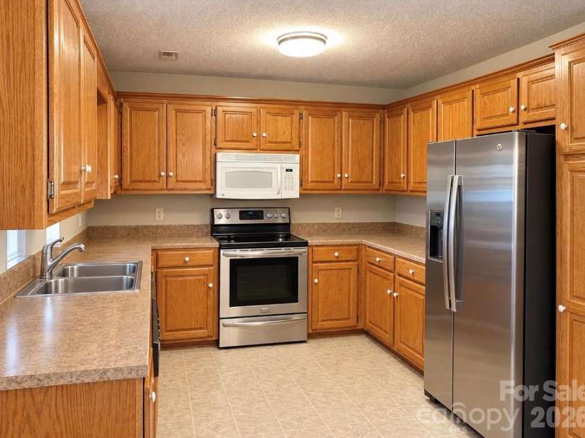 3512 Goodson Road, Maiden, NC 28650.  MLS# CAR4434010, YatesRealty ID 56331. 
