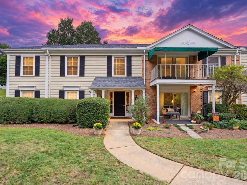 8303 Meadow Lakes Drive, Charlotte, NC 28210.  MLS# CAR4433344, YatesRealty ID 56332. 