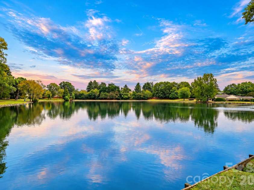 8303 Meadow Lakes Drive, Charlotte, NC 28210.  MLS# CAR4433344, YatesRealty ID 56332. 
