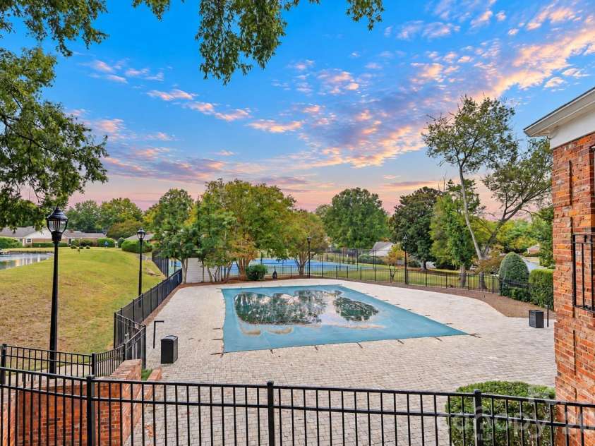 8303 Meadow Lakes Drive, Charlotte, NC 28210.  MLS# CAR4433344, YatesRealty ID 56332. 