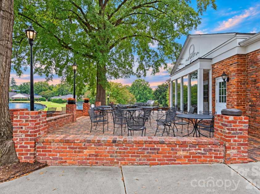 8303 Meadow Lakes Drive, Charlotte, NC 28210.  MLS# CAR4433344, YatesRealty ID 56332. 