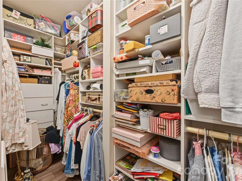 8303 Meadow Lakes Drive, Charlotte, NC 28210.  MLS# CAR4433344, YatesRealty ID 56332. Walk In Closet