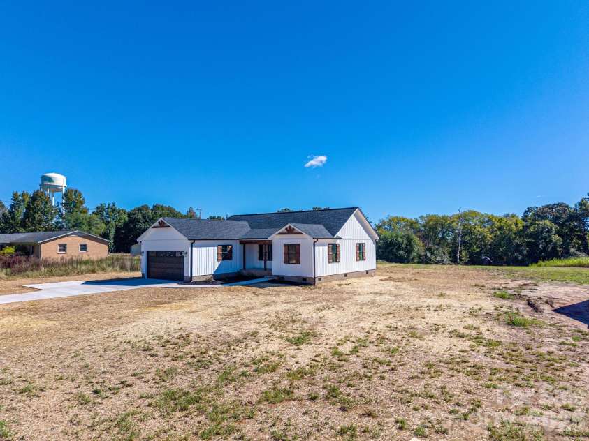 3532 Fallston Road, Shelby, NC 28150.  MLS# CAR4433792, YatesRealty ID 56339. Front Right View