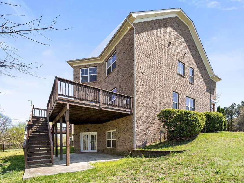 2251 Barrowcliffe Drive, Concord, NC 28027.  MLS# CAR4234536, YatesRealty ID 5634. 