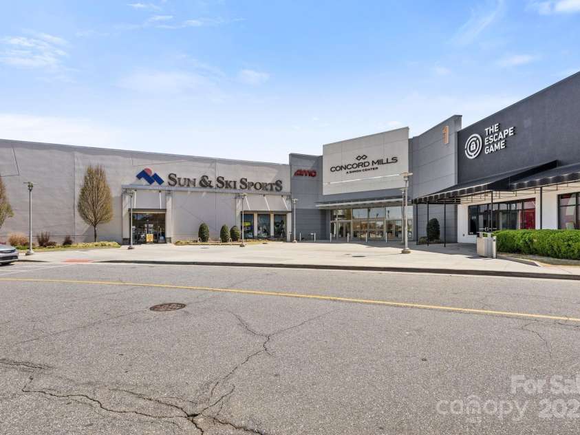 2251 Barrowcliffe Drive, Concord, NC 28027.  MLS# CAR4234536, YatesRealty ID 5634. 