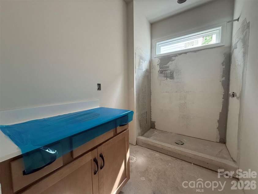 2149 Camber Drive, Gastonia, NC 28054.  MLS# CAR4430191, YatesRealty ID 56341. Bath 3 (1st Floor)