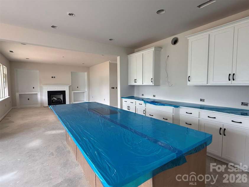2149 Camber Drive, Gastonia, NC 28054.  MLS# CAR4430191, YatesRealty ID 56341. Kitchen/Dining/Family Room