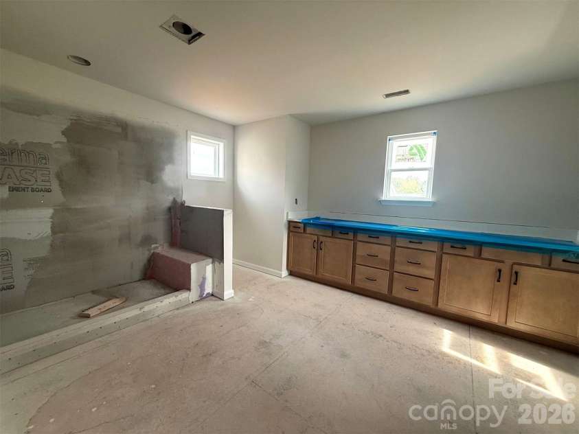 2149 Camber Drive, Gastonia, NC 28054.  MLS# CAR4430191, YatesRealty ID 56341. Premier Bath
