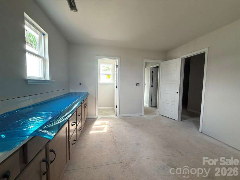 2149 Camber Drive, Gastonia, NC 28054.  MLS# CAR4430191, YatesRealty ID 56341. Premier Bath