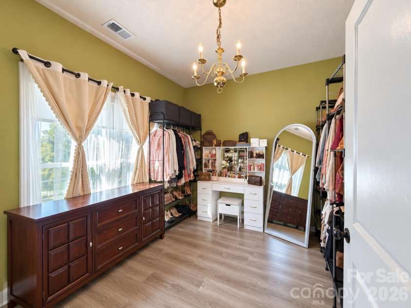 1320 Gretna Green Drive, Charlotte, NC 28217.  MLS# CAR4433954, YatesRealty ID 56345. 
