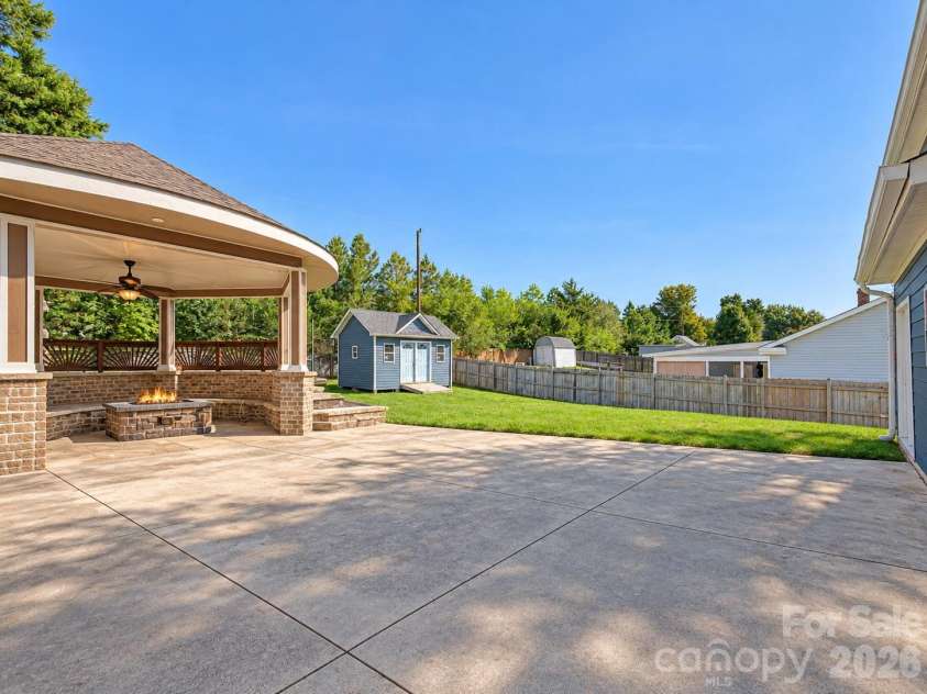 1320 Gretna Green Drive, Charlotte, NC 28217.  MLS# CAR4433954, YatesRealty ID 56345. 