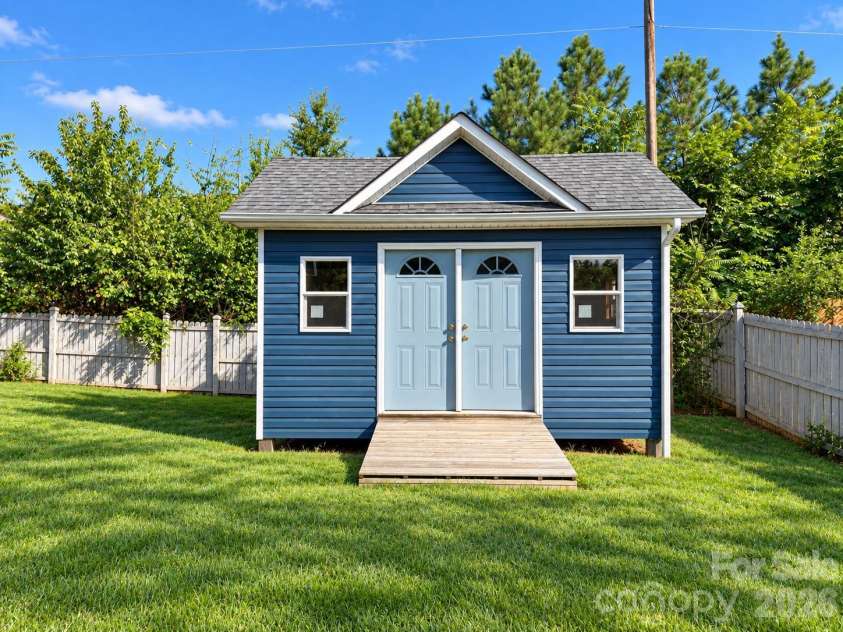 1320 Gretna Green Drive, Charlotte, NC 28217.  MLS# CAR4433954, YatesRealty ID 56345. 