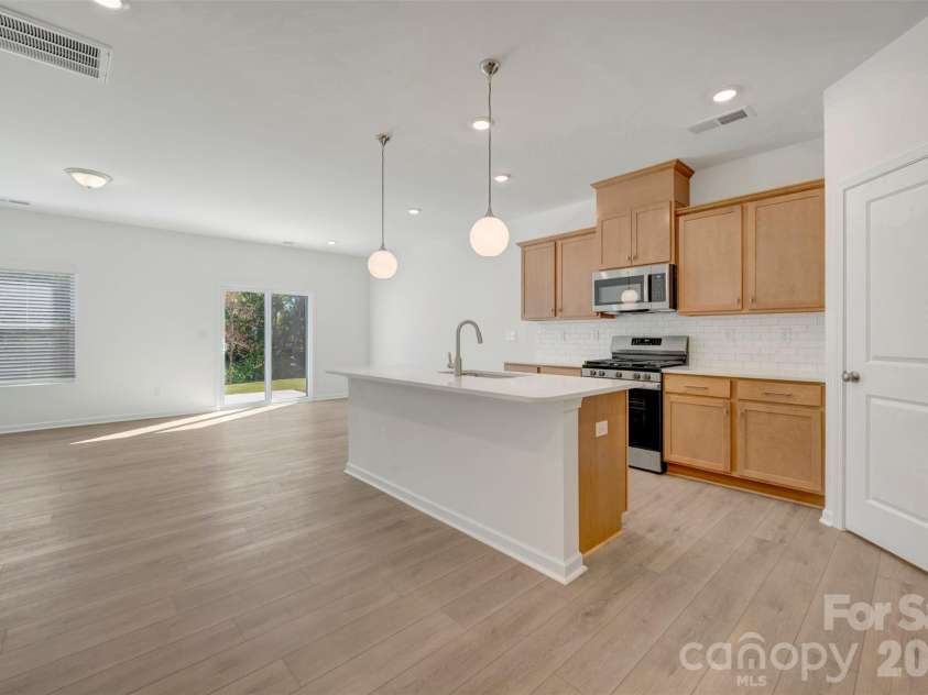 783 Kitfox Drive, Concord, NC 28027.  MLS# CAR4434139, YatesRealty ID 56346. Kitchen
