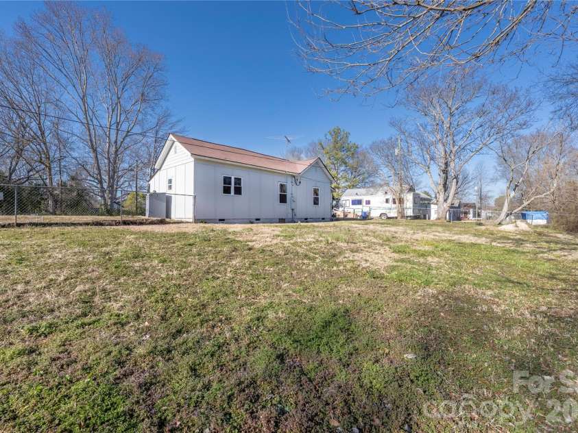 528 6th Street, Chester, SC 29706.  MLS# CAR4283348, YatesRealty ID 5635. 