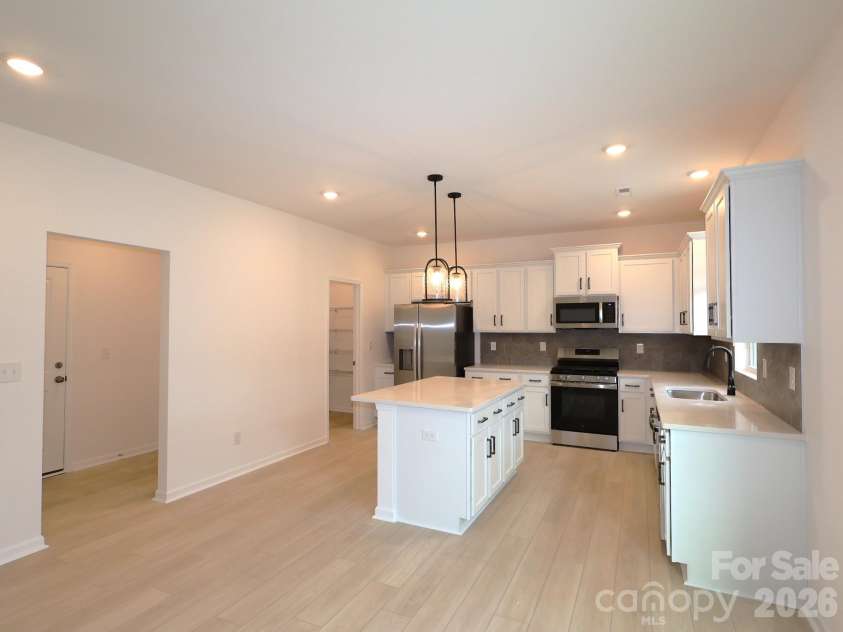 636 Willoughby Park Drive, Monroe, NC 28112.  MLS# CAR4434162, YatesRealty ID 56350. Kitchen