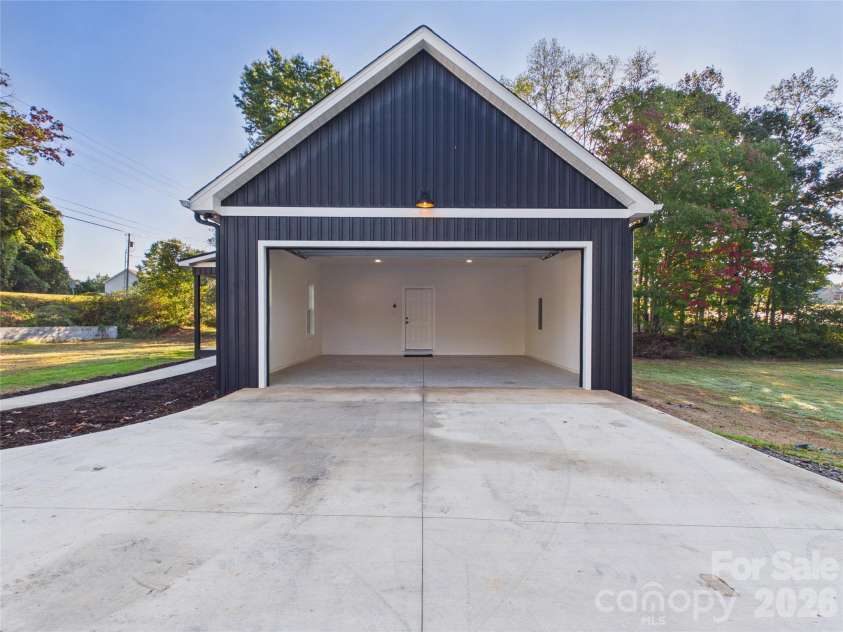 311 Falls Avenue, Granite Falls, NC 28630.  MLS# CAR4434064, YatesRealty ID 56352. 