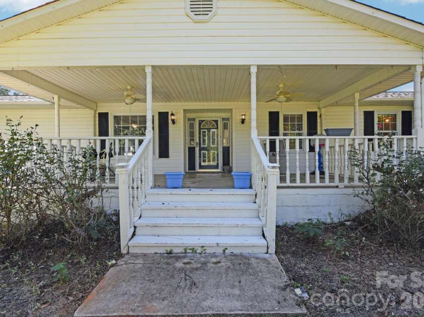 1260 Russell Road, Rock Hill, SC 29732.  MLS# CAR4434171, YatesRealty ID 56353. 
