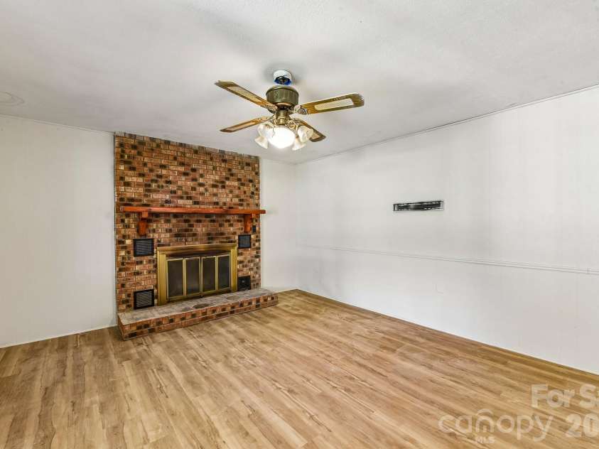 1260 Russell Road, Rock Hill, SC 29732.  MLS# CAR4434171, YatesRealty ID 56353. 
