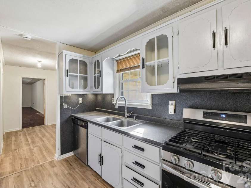 1260 Russell Road, Rock Hill, SC 29732.  MLS# CAR4434171, YatesRealty ID 56353. 
