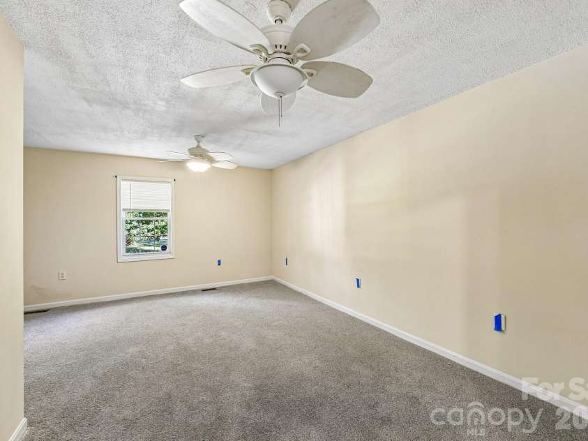 1260 Russell Road, Rock Hill, SC 29732.  MLS# CAR4434171, YatesRealty ID 56353. 