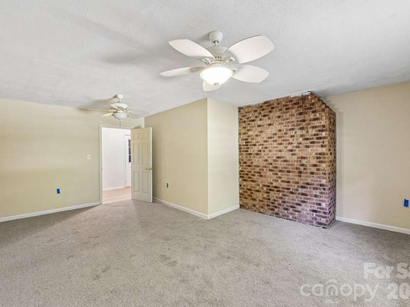 1260 Russell Road, Rock Hill, SC 29732.  MLS# CAR4434171, YatesRealty ID 56353. 
