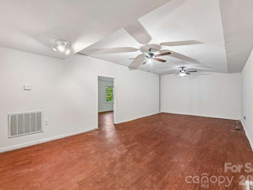 1260 Russell Road, Rock Hill, SC 29732.  MLS# CAR4434171, YatesRealty ID 56353. 