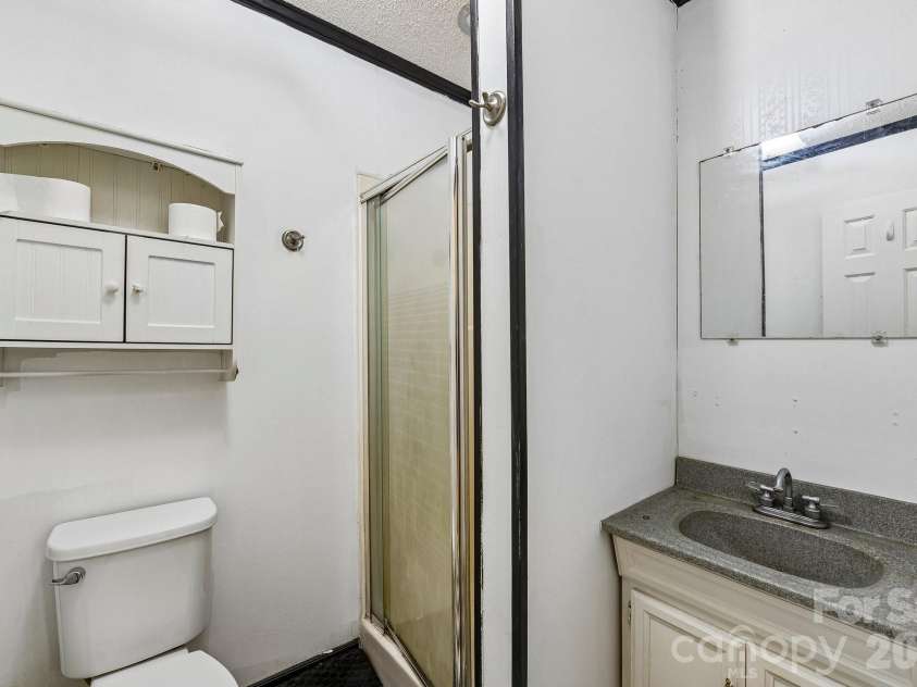 1260 Russell Road, Rock Hill, SC 29732.  MLS# CAR4434171, YatesRealty ID 56353. 
