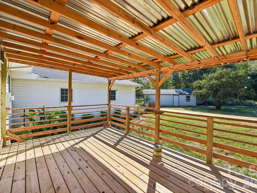 1260 Russell Road, Rock Hill, SC 29732.  MLS# CAR4434171, YatesRealty ID 56353. 
