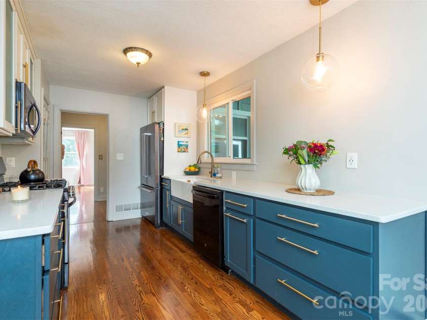 420 Old Haw Creek Road, Asheville, NC 28805.  MLS# CAR4433205, YatesRealty ID 56355. 