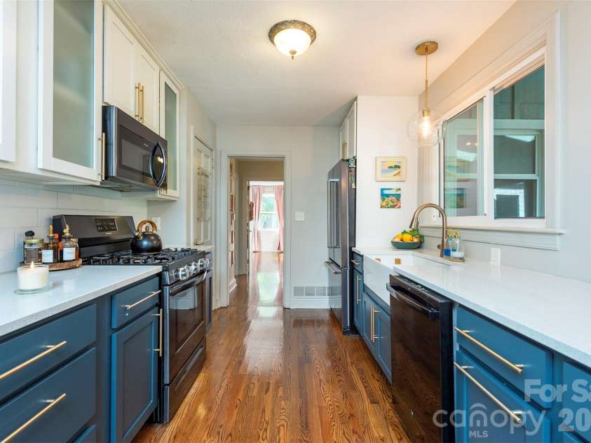 420 Old Haw Creek Road, Asheville, NC 28805.  MLS# CAR4433205, YatesRealty ID 56355. 