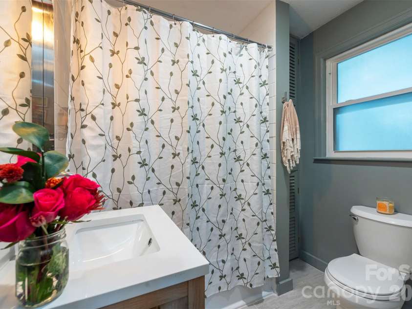 420 Old Haw Creek Road, Asheville, NC 28805.  MLS# CAR4433205, YatesRealty ID 56355. 