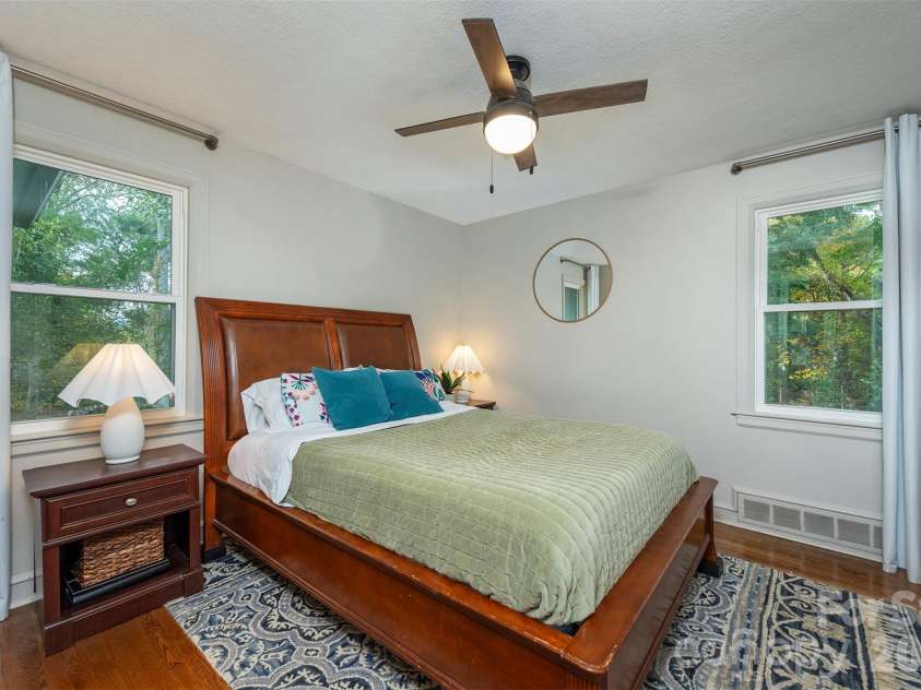 420 Old Haw Creek Road, Asheville, NC 28805.  MLS# CAR4433205, YatesRealty ID 56355. 